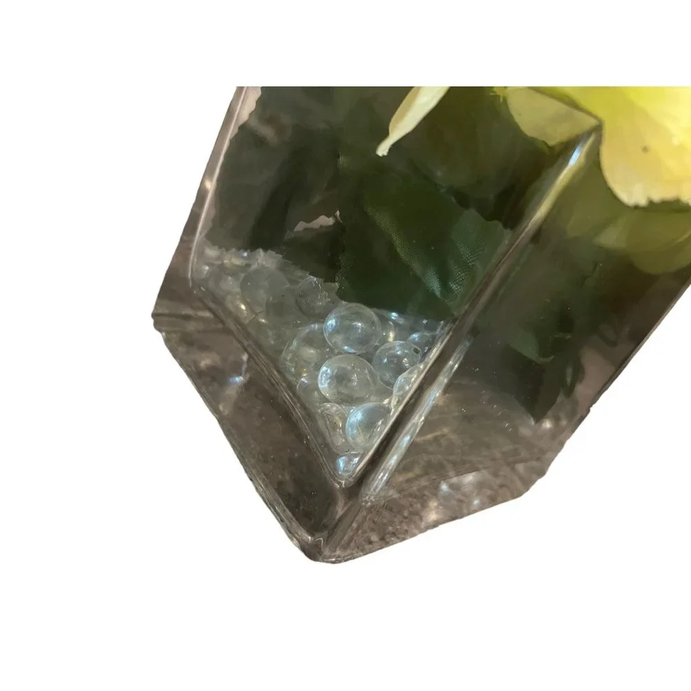 Silk Hydrangea Arrangement Square Glass Vase Glass Marbles 9
